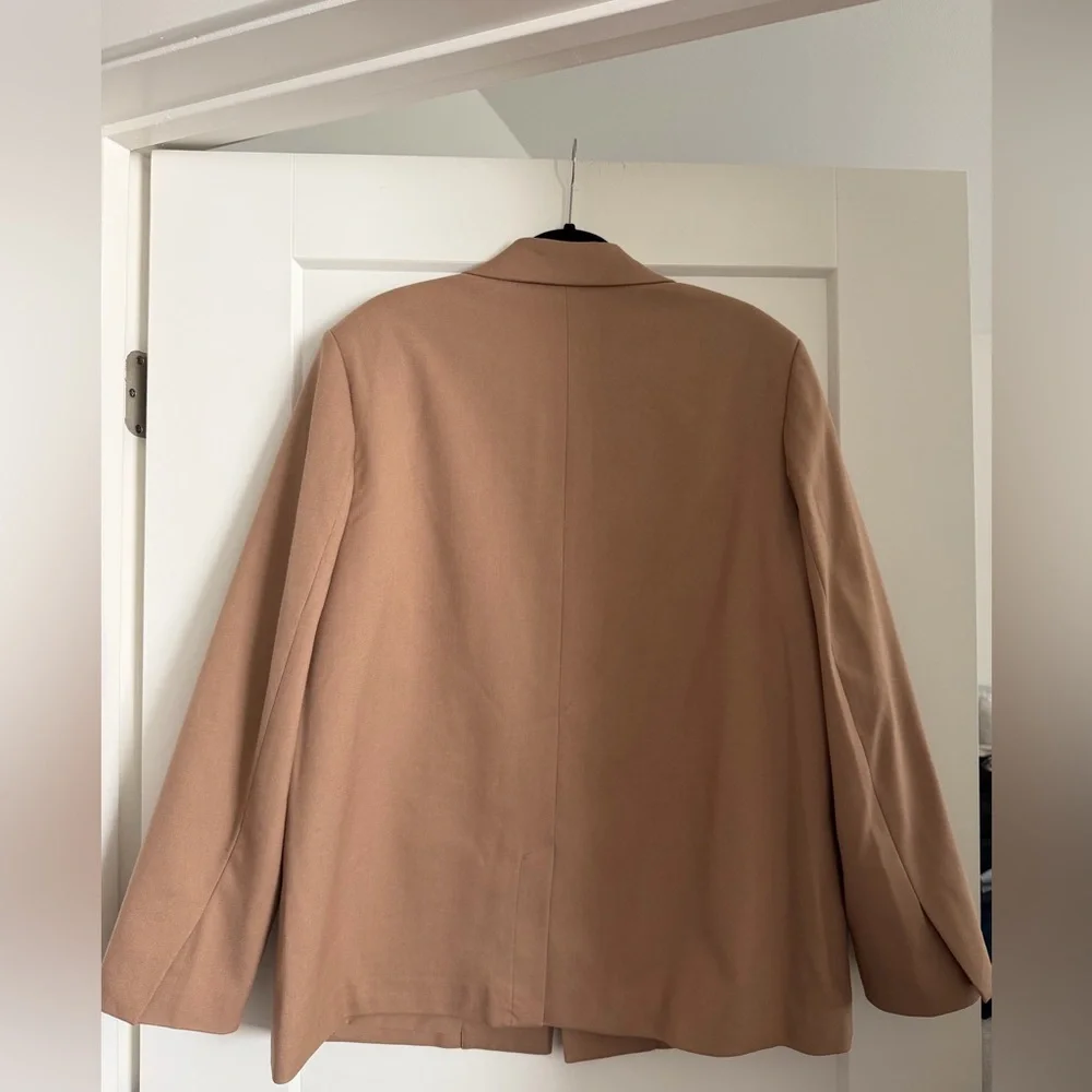 Alo First Class Blazer, Toasted Almond, Size M - Picture 5 of 5